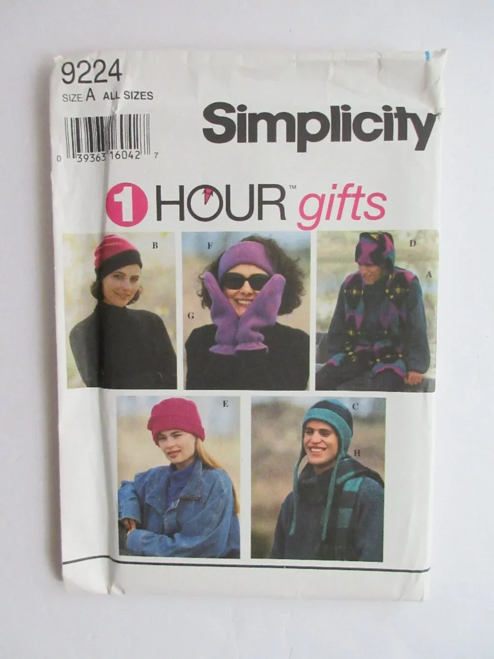 Simplicity 9224 Sewing Pattern, Misses' Mens Teens Vest, Mittens, Hat 1 Hour